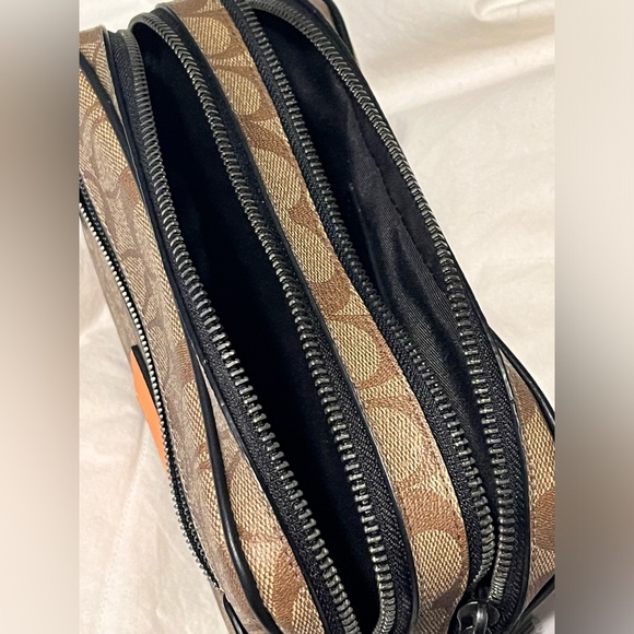 Coach New York Dopp Bag Overnight Travel Kit Toiletry new Signature tan admiral - Picture 5 of 7